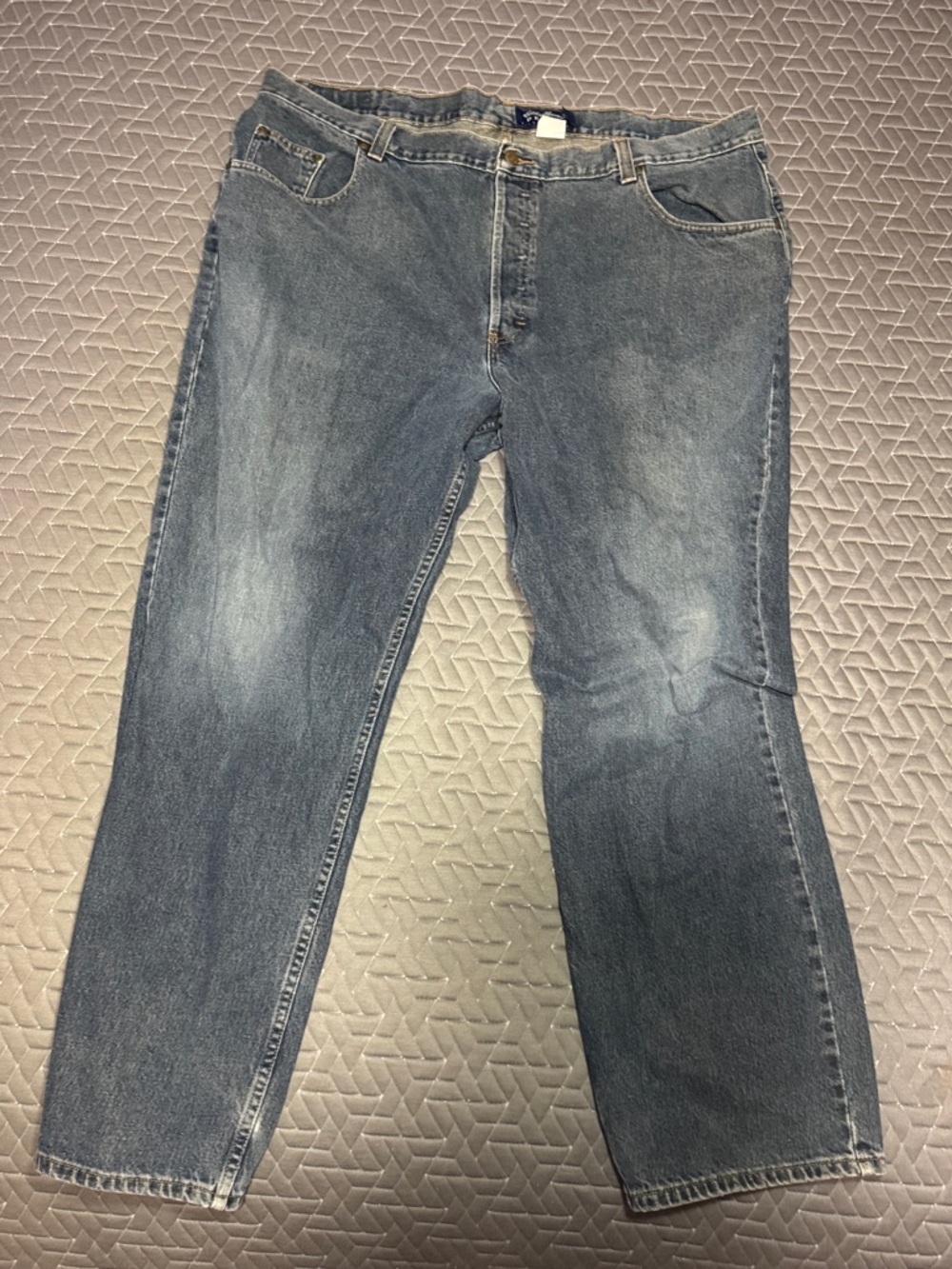 Eddie Bauer Men's Straight Leg Washed Blue Jeans